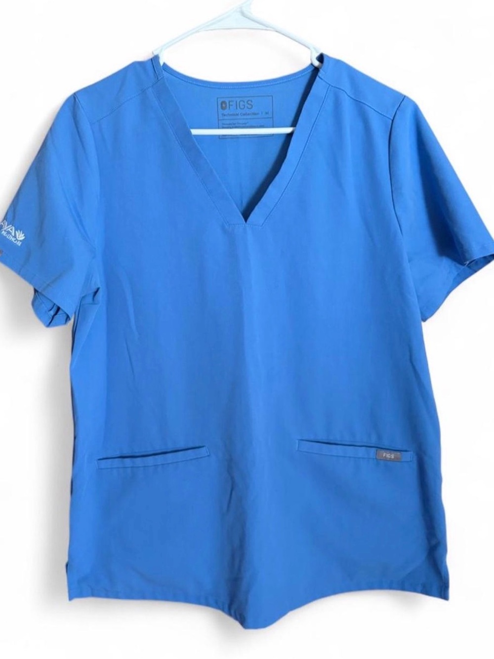 Figs Technical Solution Casm Pockets V-Neck Scrub Top Ceil Blue women’s medium